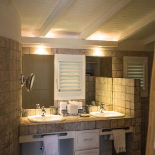 1 chambres N°2 salle de bain.jpog SBP